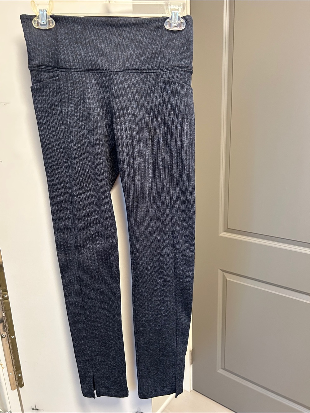 Athleta dark Navy Chevron-Textured Leggings